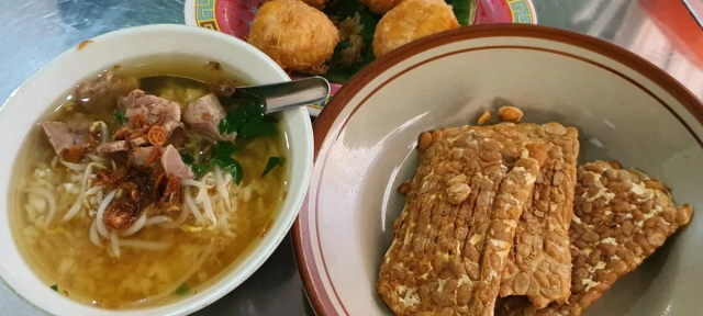 Soto Legendaris Kota Solo, 5 Tempat Berburu Kuliner Paling Direkomendasikan